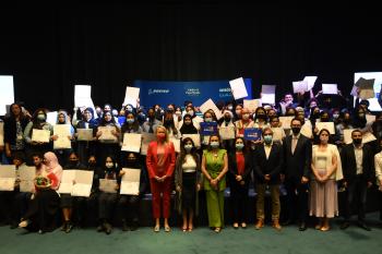 Student graduates of STEM Pioneer Program in Dubai